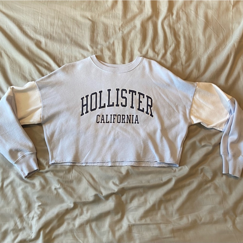 Hollister Cropped Crewneck